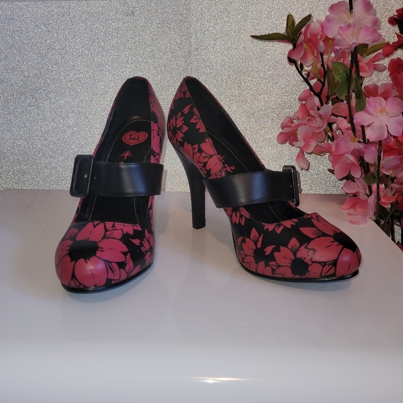 Size 8 TUK Floral Heels - Picture 1 of 4